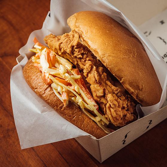 Sanduche de pollo Home Burgers Calle 81
